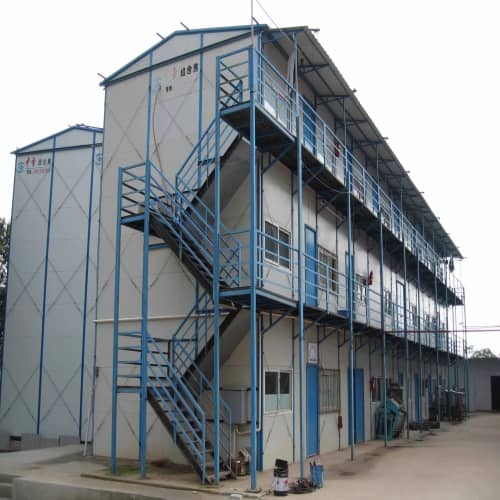 彩鋼活動(dòng)房擁有施工周期短、使用壽命長(cháng)、可多次使用等優(yōu)點(diǎn)
